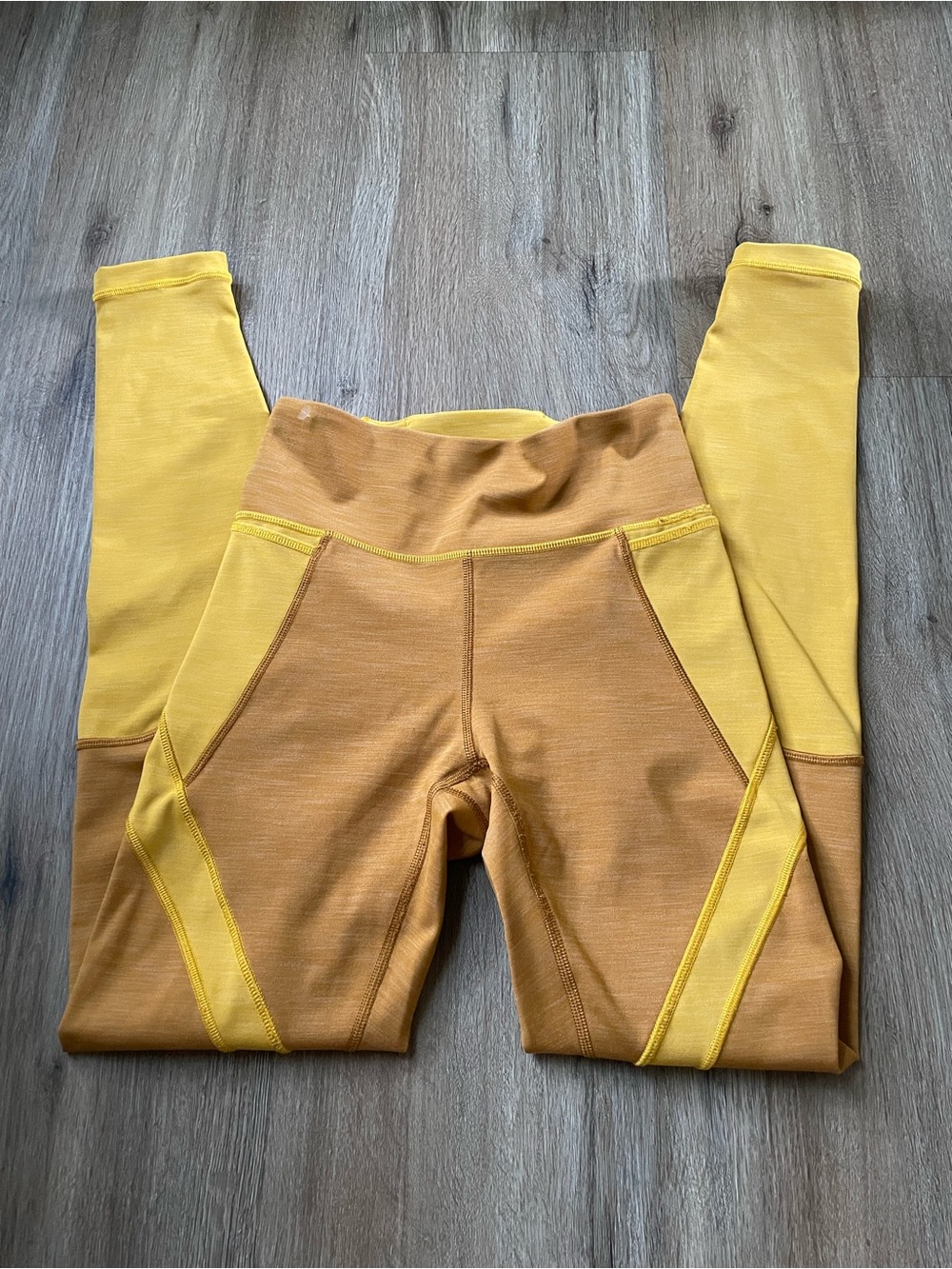 Lululemon tights size 4